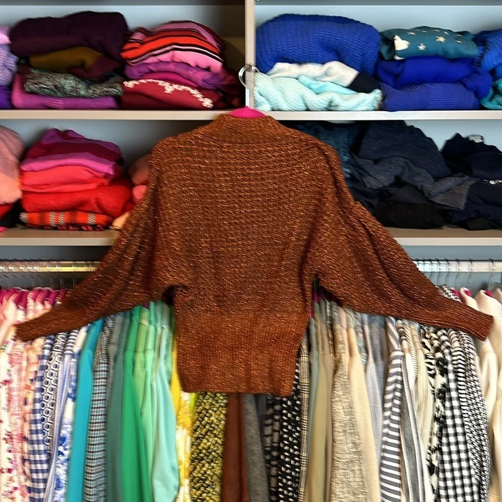 Express copper with metallic threads blouson sleeve sweater size XS - Picture 3 of 3